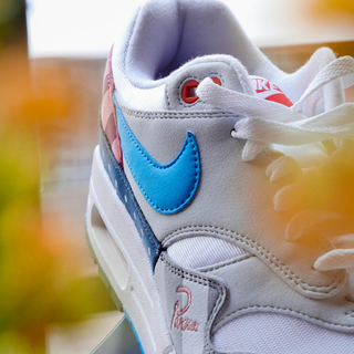 iPhone sneakers wallpaper