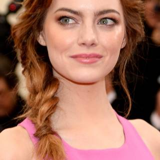 Emma Stone iPhone wallpaper