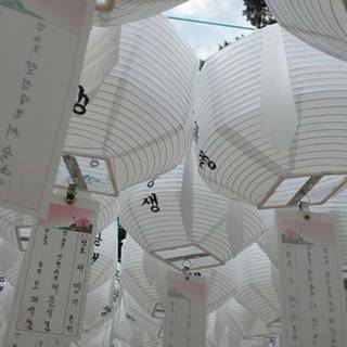 Japanese white aesthetic wallpaper