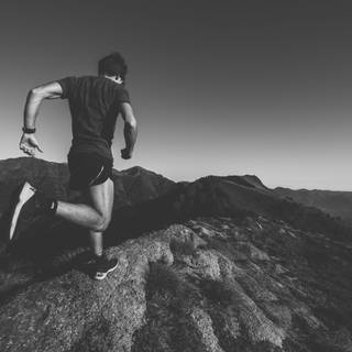 Running 4k wallpaper