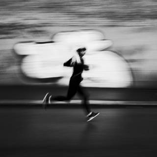 Running 4k wallpaper