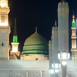 Madina at night wallpaper