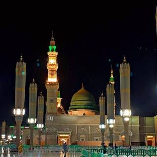 Madina at night wallpaper