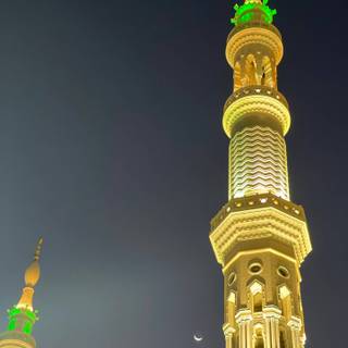 Madina at night wallpaper