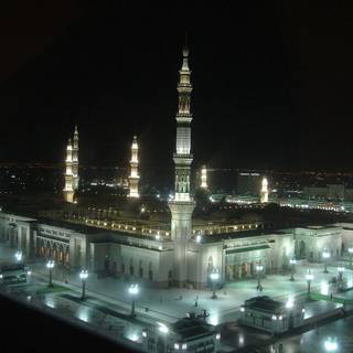 Madina at night wallpaper