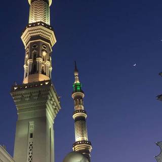 Madina at night wallpaper