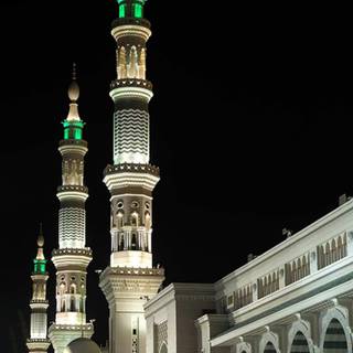 Madina at night wallpaper