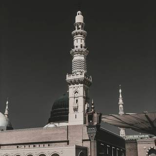Madina at night wallpaper