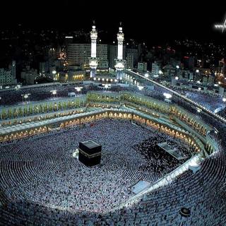 Madina at night wallpaper