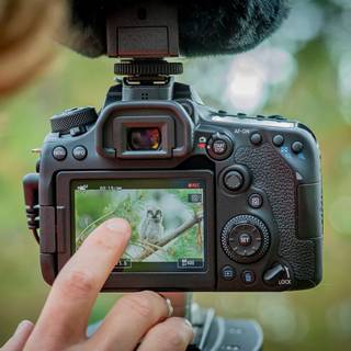 Canon EOS 90D wallpaper