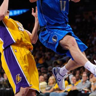 iPhone 11 basketball wallpaper