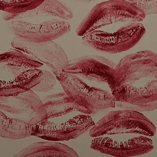 Kiss marks wallpaper