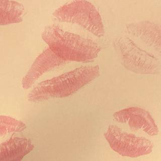 Kiss marks wallpaper