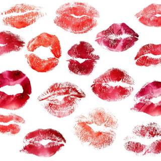Kiss marks wallpaper
