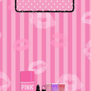 Kiss marks wallpaper