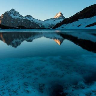 iPhone SE 1st Gen wallpaper