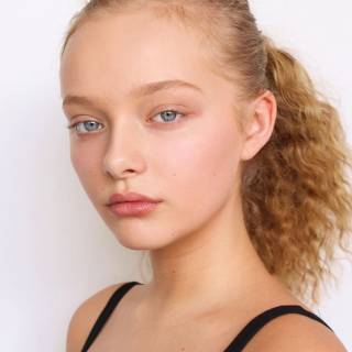 Amiah Miller wallpaper