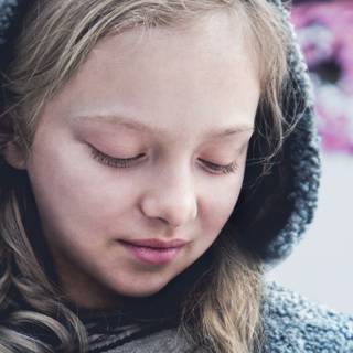 Amiah Miller wallpaper