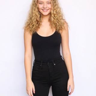 Amiah Miller wallpaper