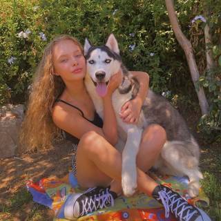 Amiah Miller wallpaper