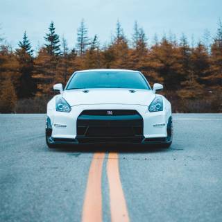 White Nissan GTR wallpaper