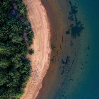 iPhone 13 beach wallpaper