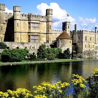 English castle wallpaper