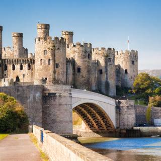 English castle wallpaper