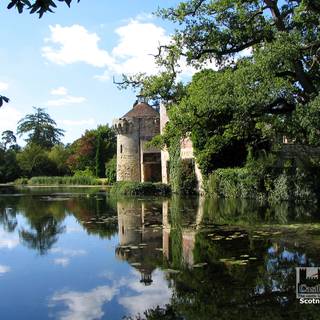 English castle wallpaper