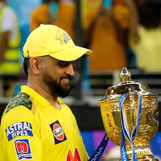 Dhoni trophy wallpaper