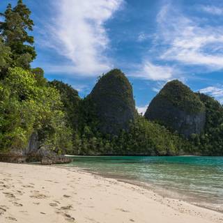 Summer sea island wallpaper