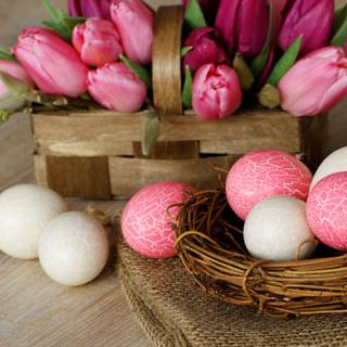 Spring baskets wallpaper