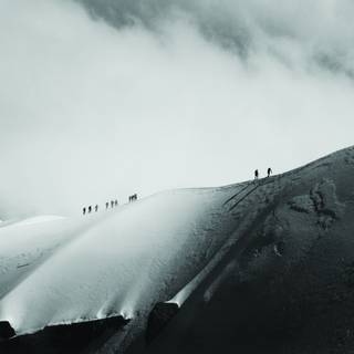 4k climbing wallpaper