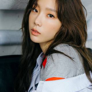 Taeyeon iPhone wallpaper