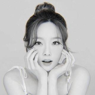 Taeyeon iPhone wallpaper