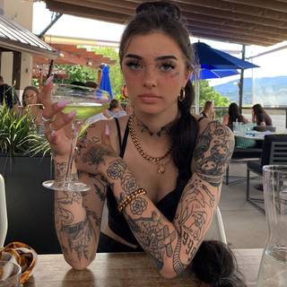 Keaton Belle wallpaper