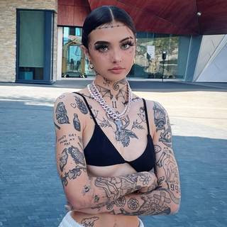 Keaton Belle wallpaper