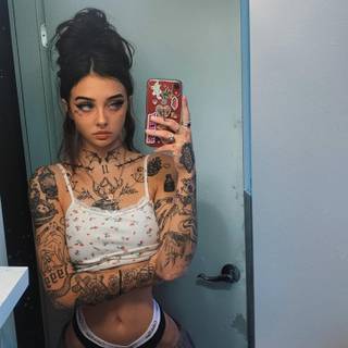 Keaton Belle wallpaper