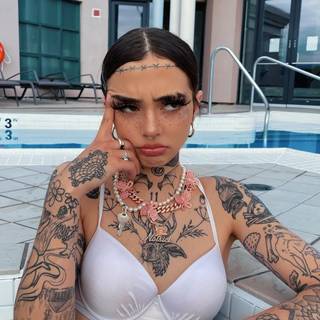 Keaton Belle wallpaper