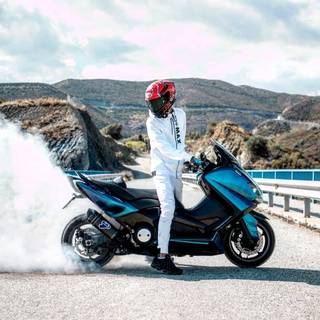 Yamaha TMAX 530 wallpaper