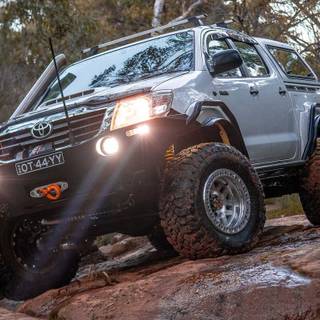 Car crawling wallpaper