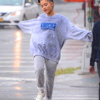 Ariana Grande perfume wallpaper