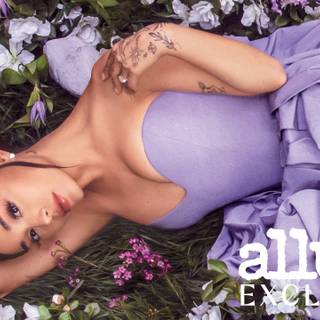 Ariana Grande perfume wallpaper