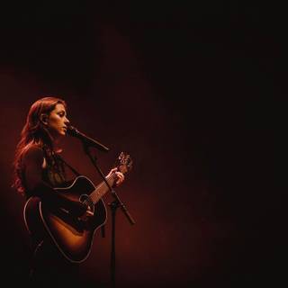 Lizzy McAlpine wallpaper