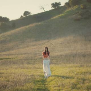 Lizzy McAlpine wallpaper