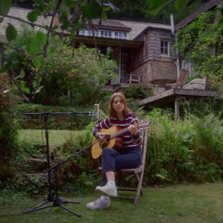 Lizzy McAlpine wallpaper