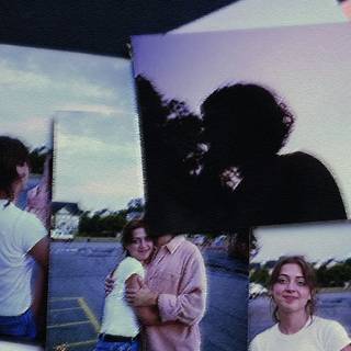 Lizzy McAlpine wallpaper