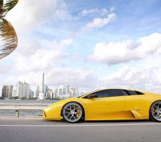 Lamborghini beach wallpaper