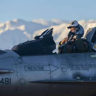 Fighter jet pilot wallpaper