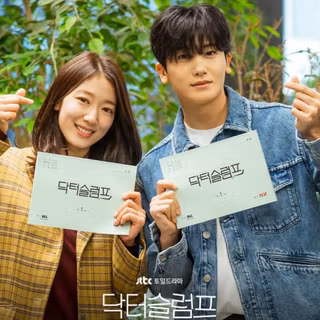 Doctor Slump wallpaper